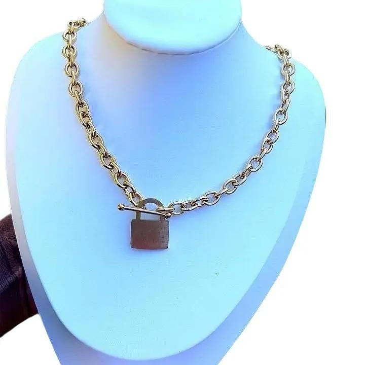 Collana Catena Dorata con Chiusura T-Bar Minimal in Acciaio Inossidabile Design Moderno e Raffinato Perfetta per Uso Quotidiano e Look Trendy