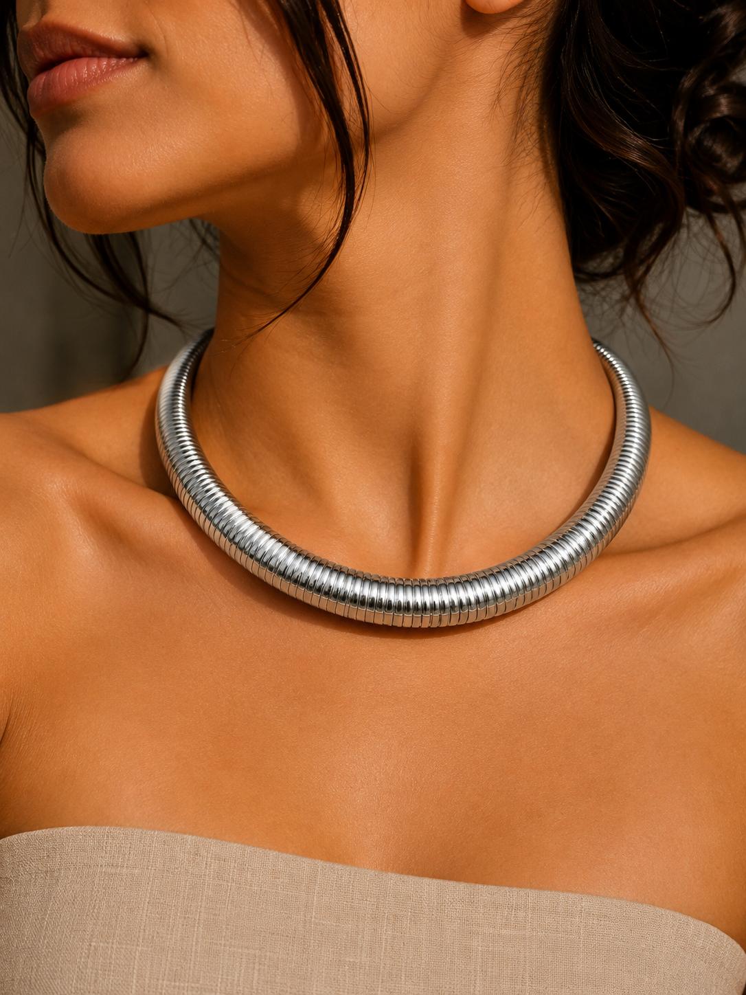 Collana Queen (Lunghezza 50cm)(Larghezza 1,5cm)(Diametro 14cm)