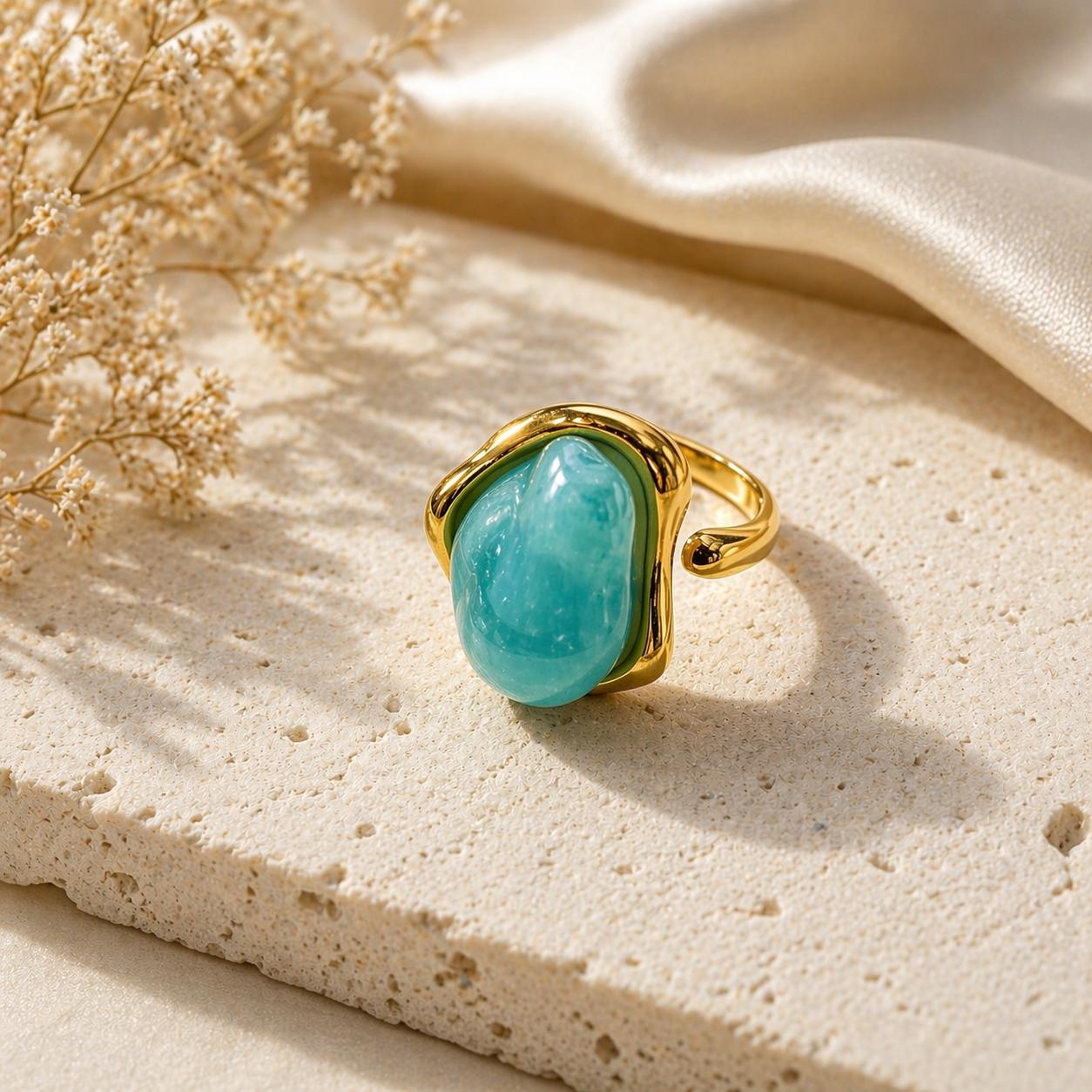 Anello “Luce Divina” – Collezione Aura Elegance