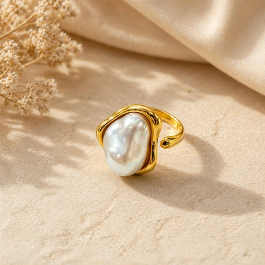Anello “Luce Divina” – Collezione Aura Elegance
