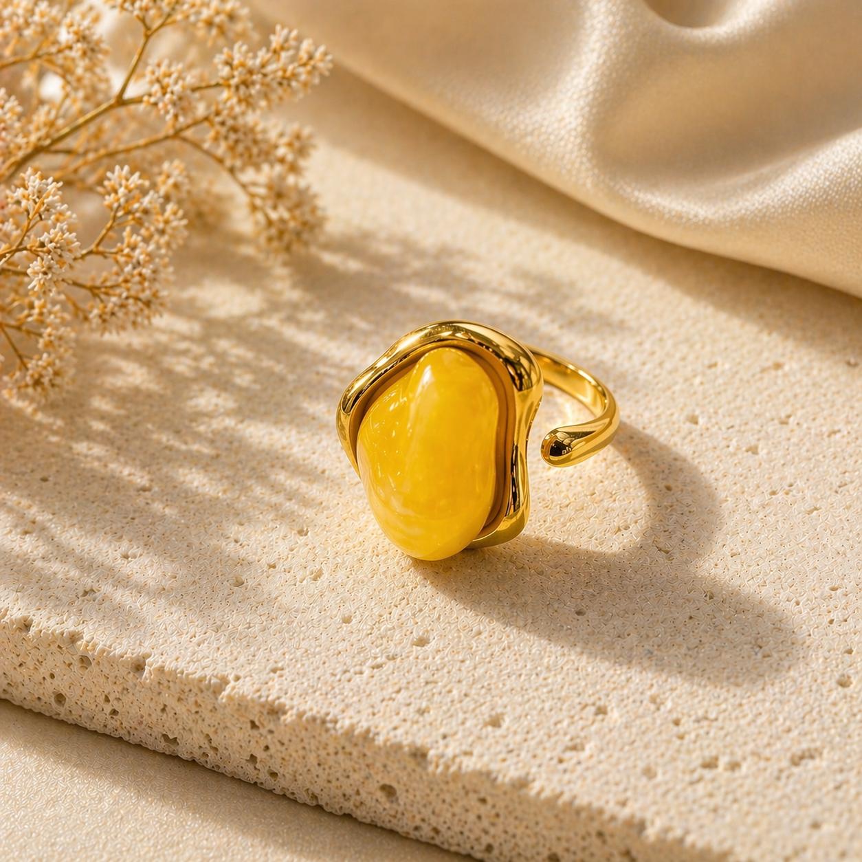 Anello “Luce Divina” – Collezione Aura Elegance